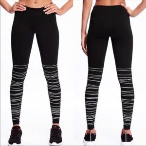 Old Navy Mid Rise Compression Texture Leggings